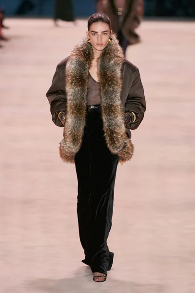 Look 23